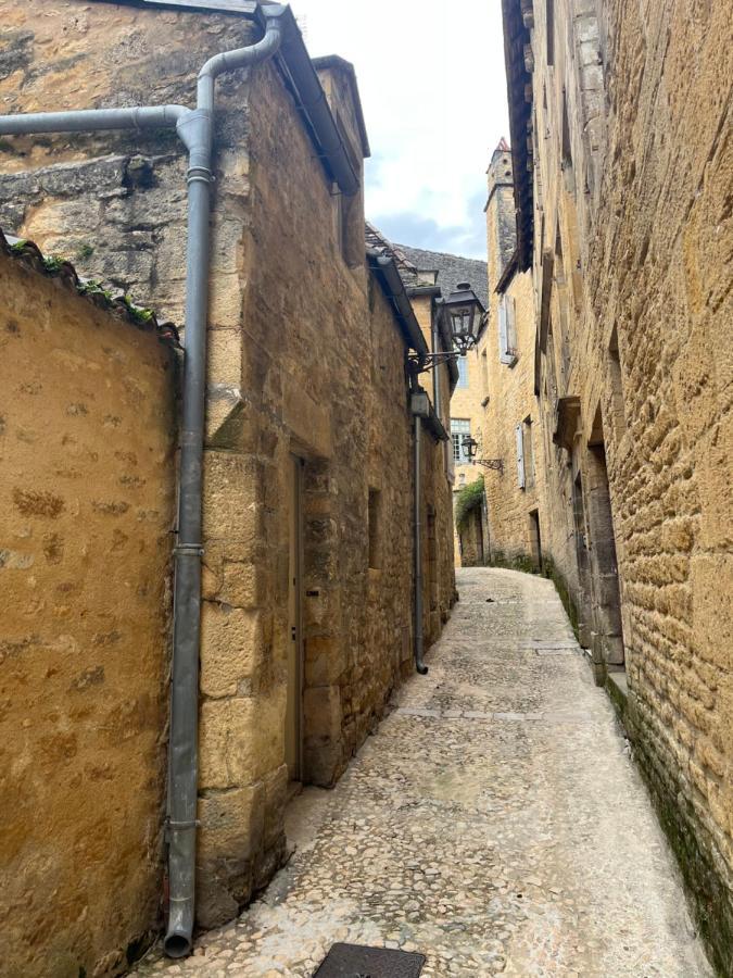 Chez Alice Appartement En Plein Centre Ville Sarlat Exterior foto