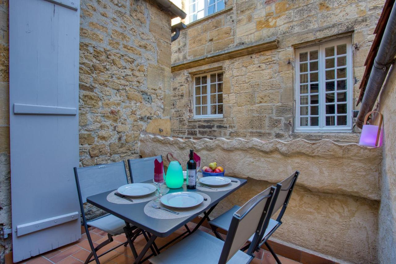 Chez Alice Appartement En Plein Centre Ville Sarlat Exterior foto